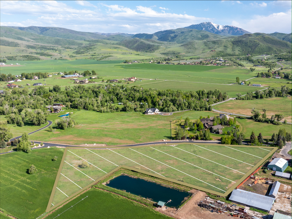 8822 E EAGLE WAY Huntsville, UT 84317