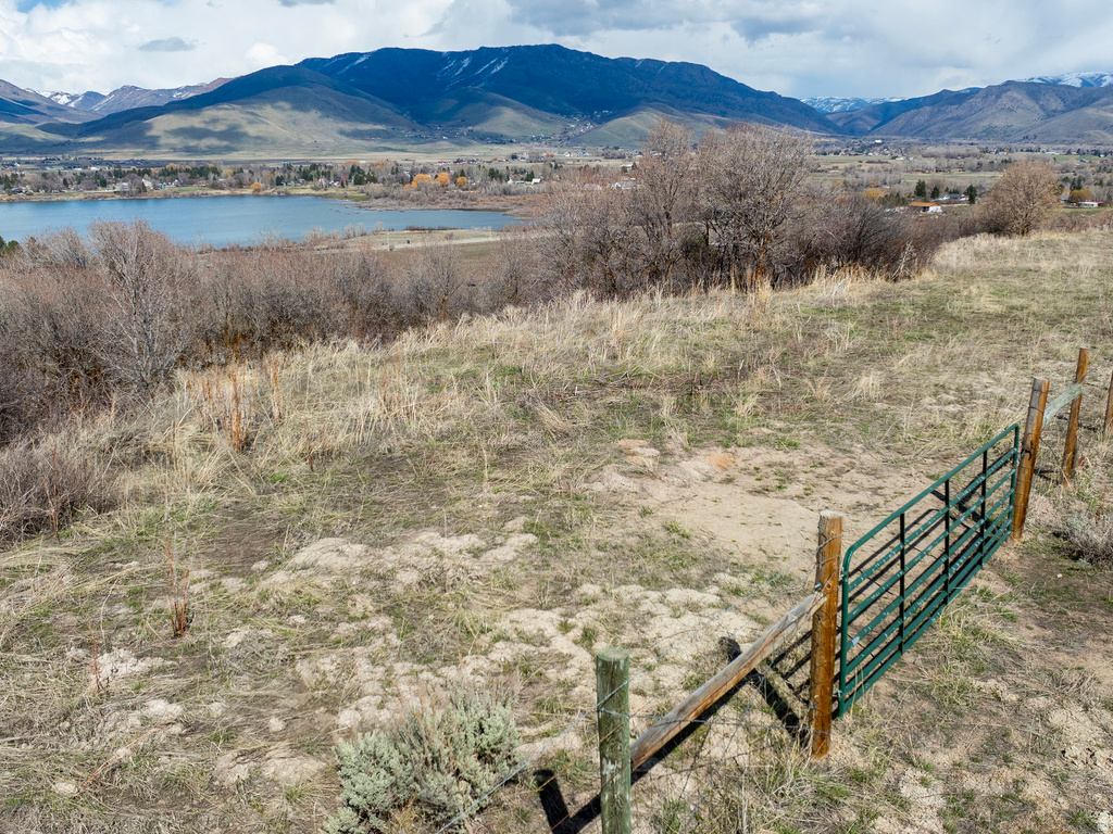 1215 S VIA MONACO DR Huntsville, UT 84317