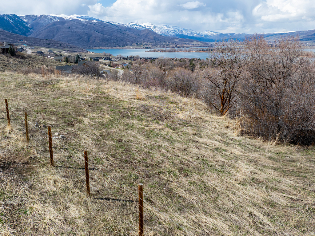 1215 S VIA MONACO DR Huntsville, UT 84317