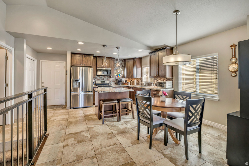 1143 W HOLLOW VIEW WAY West Jordan, UT 84084