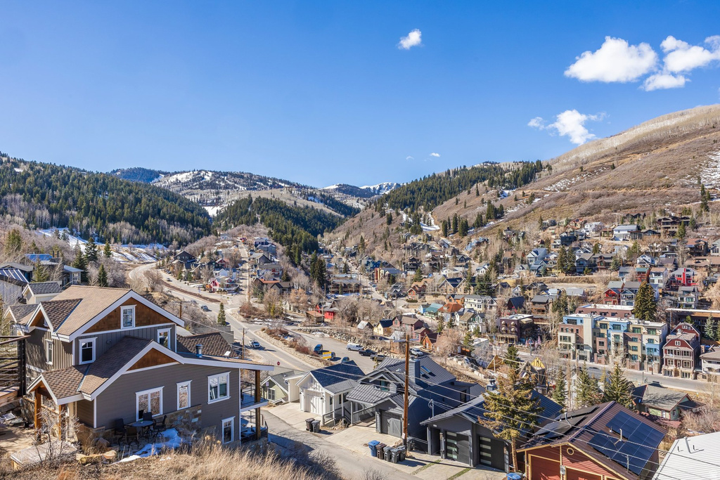253 MCHENRY AVE Park City, UT 84060