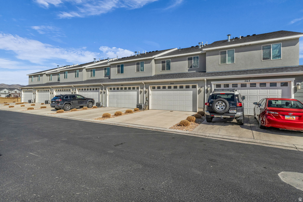 266 N PORTSIDE LN Saratoga Springs, UT 84045