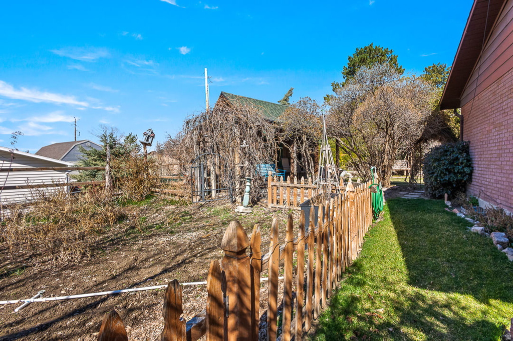 1541 E BLACKHAWK DR Pleasant Grove, UT 84062