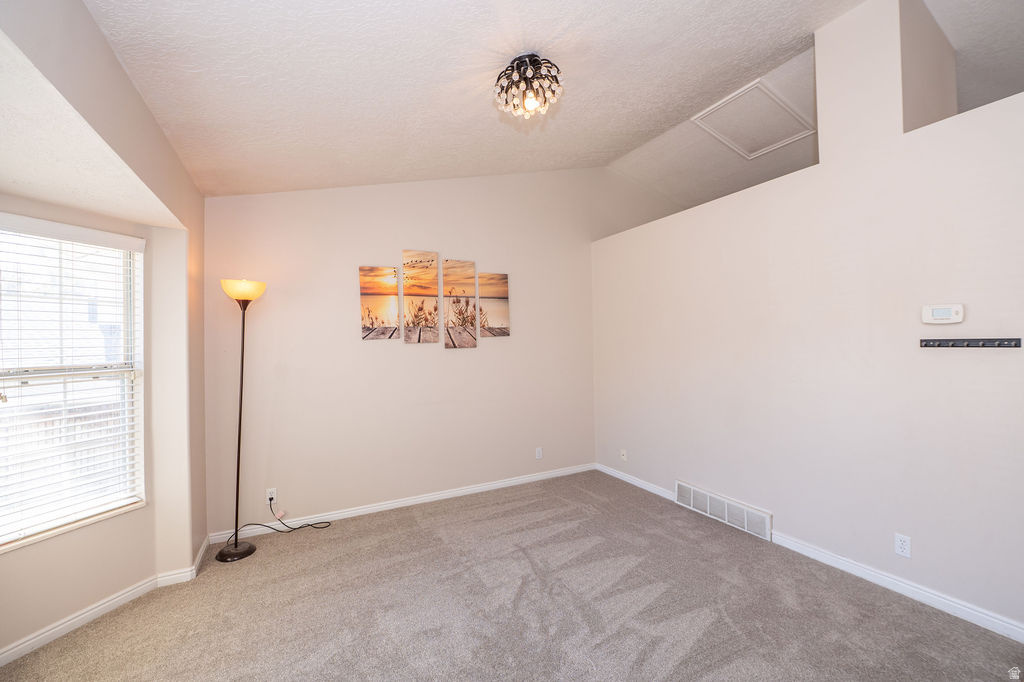 587 E EASTPOINTE N CIR photo 5