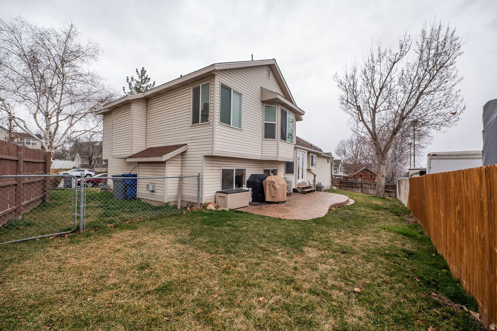 587 E EASTPOINTE CIR North Salt Lake, UT 84054
