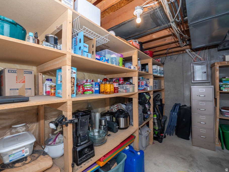 587 E EASTPOINTE CIR North Salt Lake, UT 84054