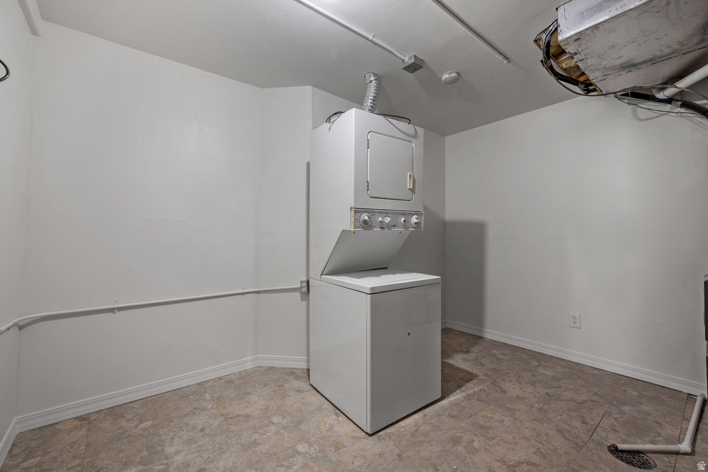 10596 S PINYON PINES CT South Jordan, UT 84095