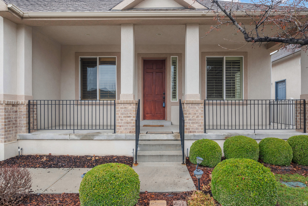 10596 S PINYON PINES CT South Jordan, UT 84095