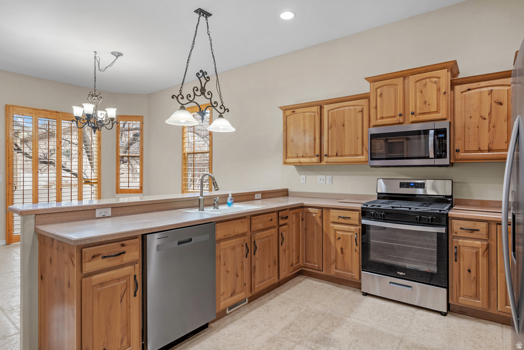 10596 S PINYON PINES CT South Jordan, UT 84095