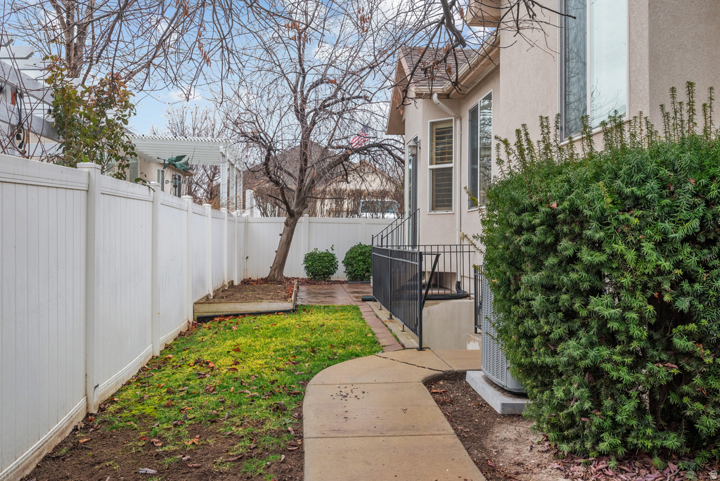 10596 S PINYON PINES CT South Jordan, UT 84095