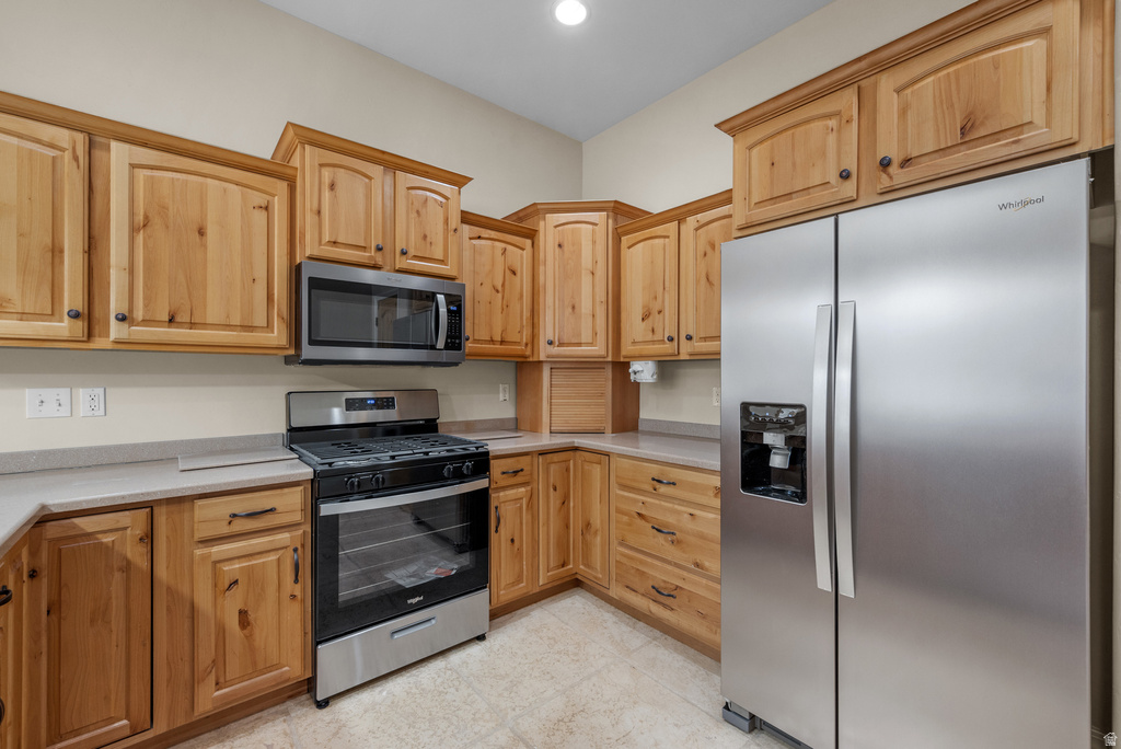 10596 S PINYON PINES CT South Jordan, UT 84095