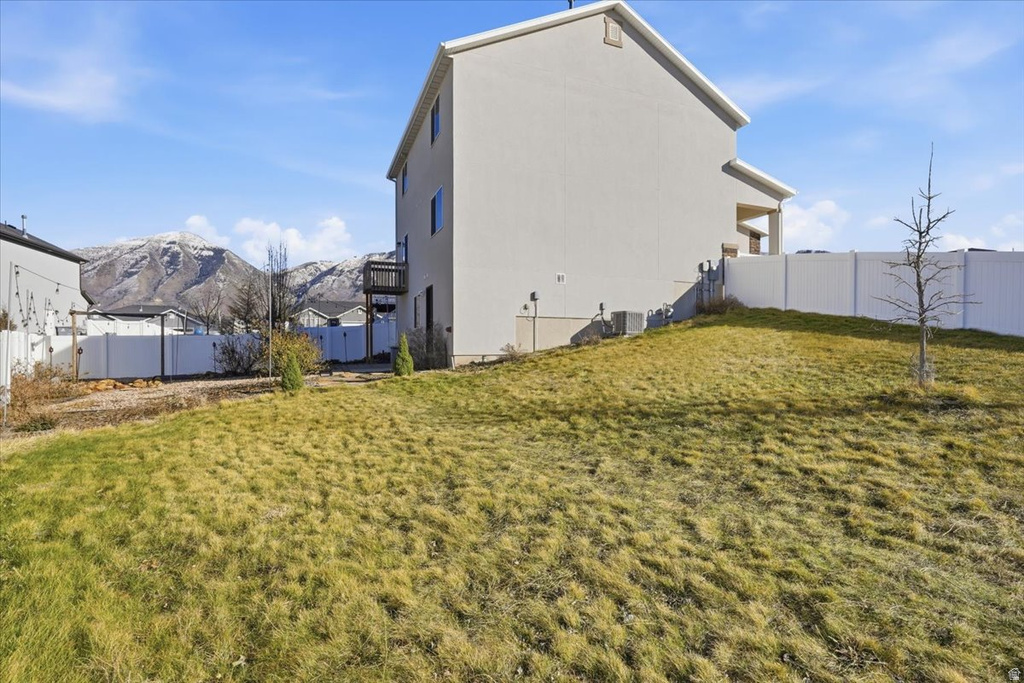 1218 N MOONLIGHT DR Elk Ridge, UT 84651