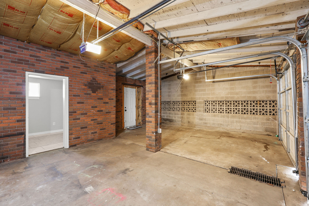 2378 W 5900 S Roy, UT 84067