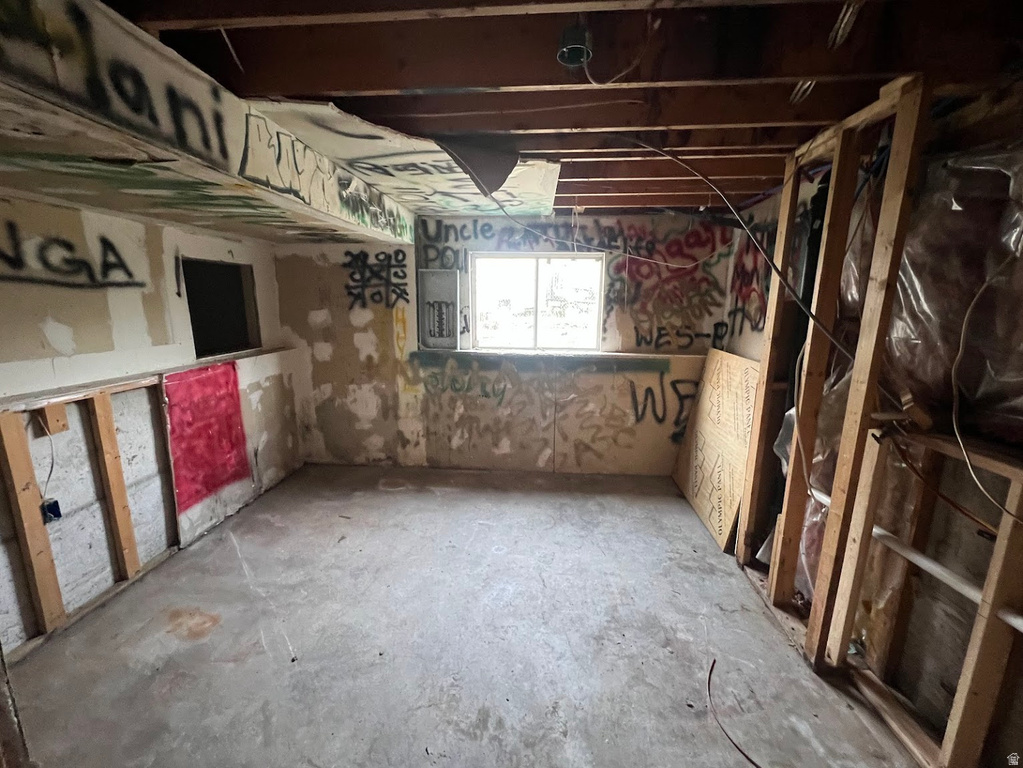 3062 HADLEY CT West Valley City, UT 84128