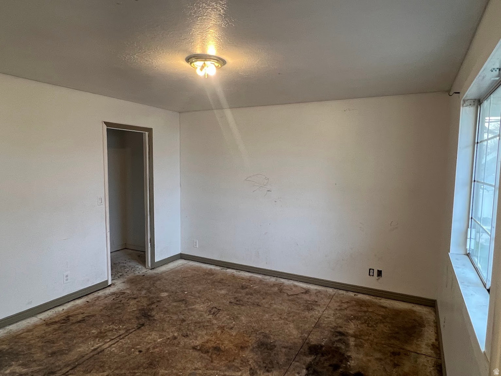 3062 HADLEY CT West Valley City, UT 84128