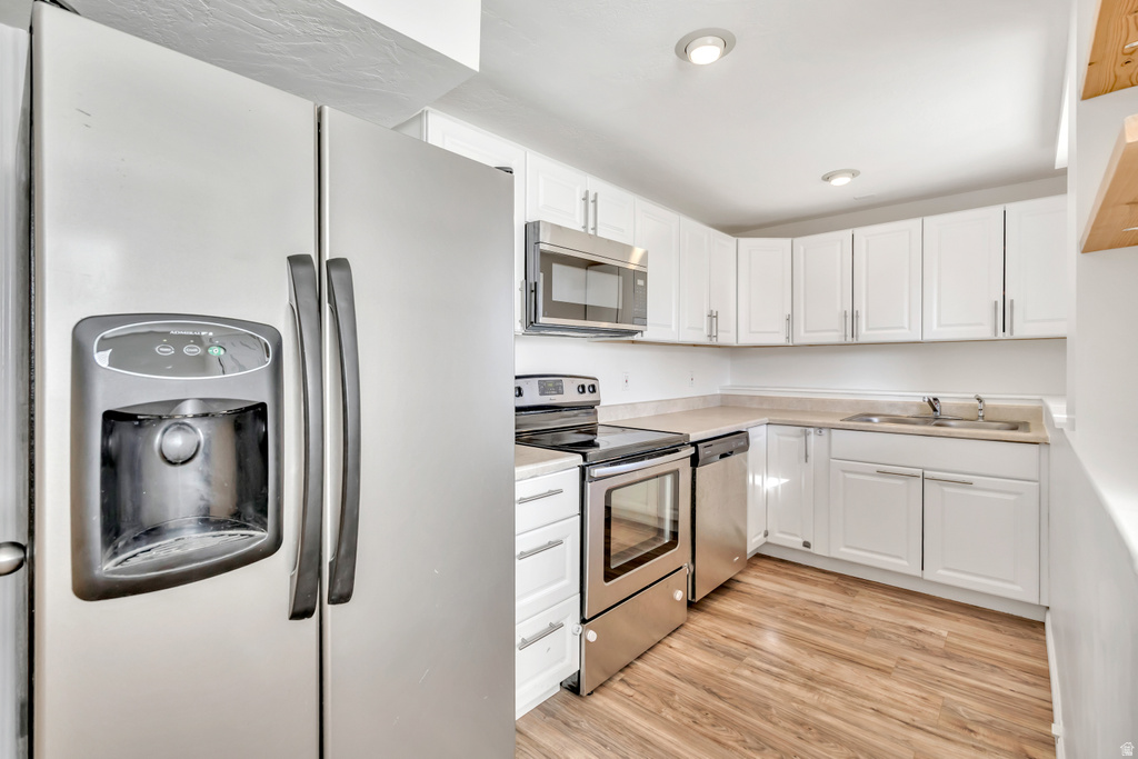 13941 S HOYT PEAK CIR Riverton, UT 84096