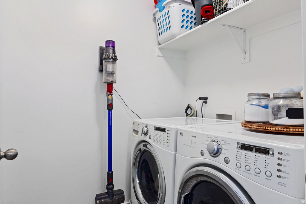 1056 W PAINTED HORSE LN Bluffdale, UT 84065