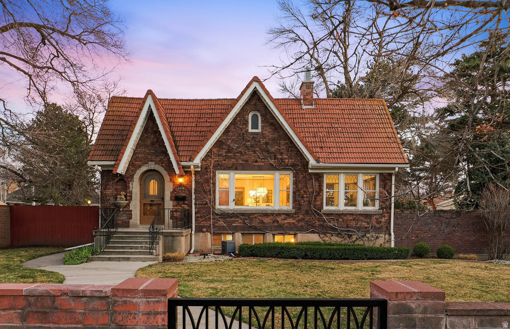 2010 E 2100 S Salt Lake City, UT 84109