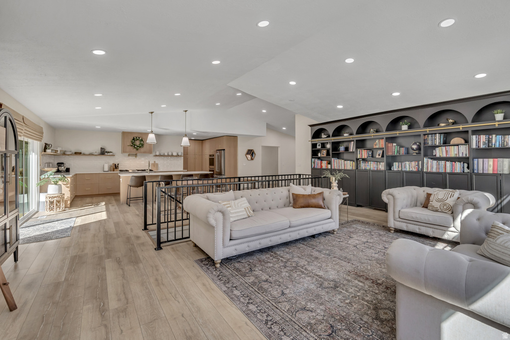 10870 S LOSTWOOD DR Sandy, UT 84092