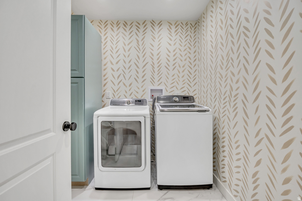 10870 S LOSTWOOD DR Sandy, UT 84092