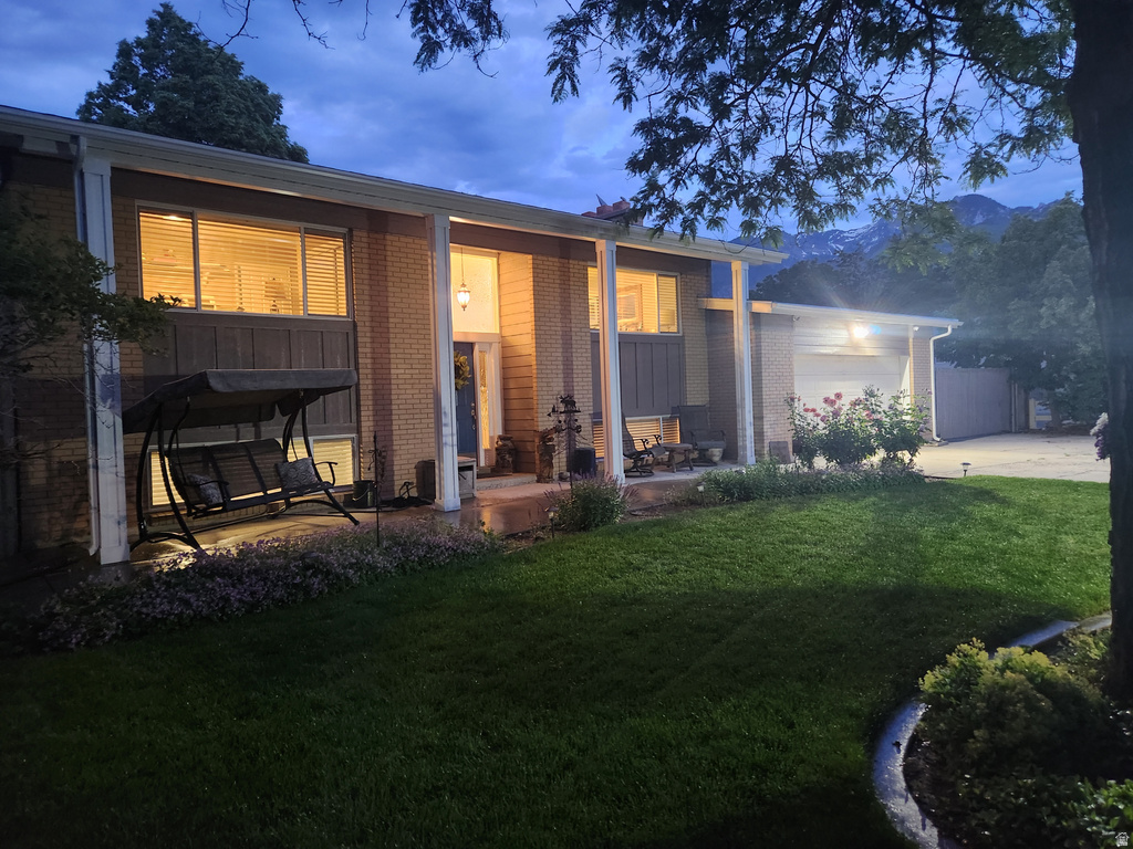 2329 E WOODCHUCK CIR Sandy, UT 84093