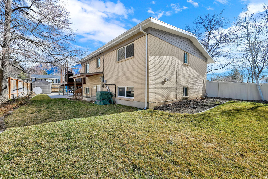 2329 E WOODCHUCK CIR Sandy, UT 84093