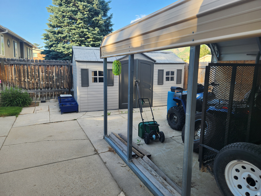 2329 E WOODCHUCK CIR Sandy, UT 84093