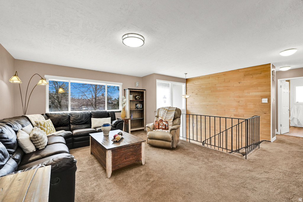 2329 E WOODCHUCK CIR Sandy, UT 84093