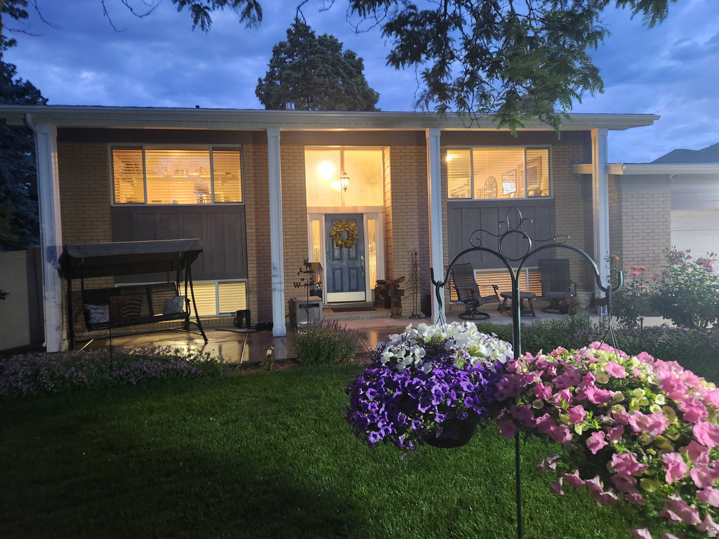 2329 E WOODCHUCK CIR Sandy, UT 84093