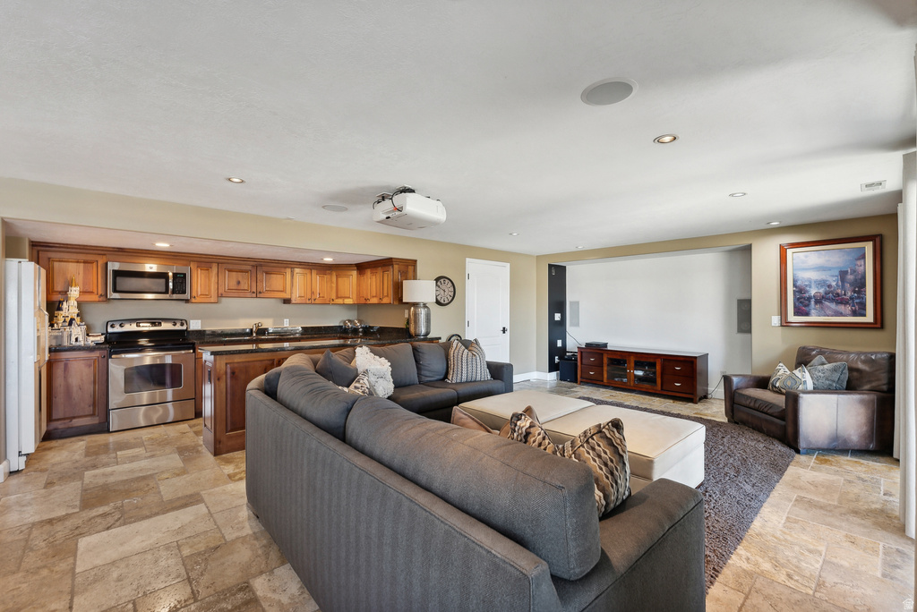 1103 E LONE PEAK LN Draper, UT 84020