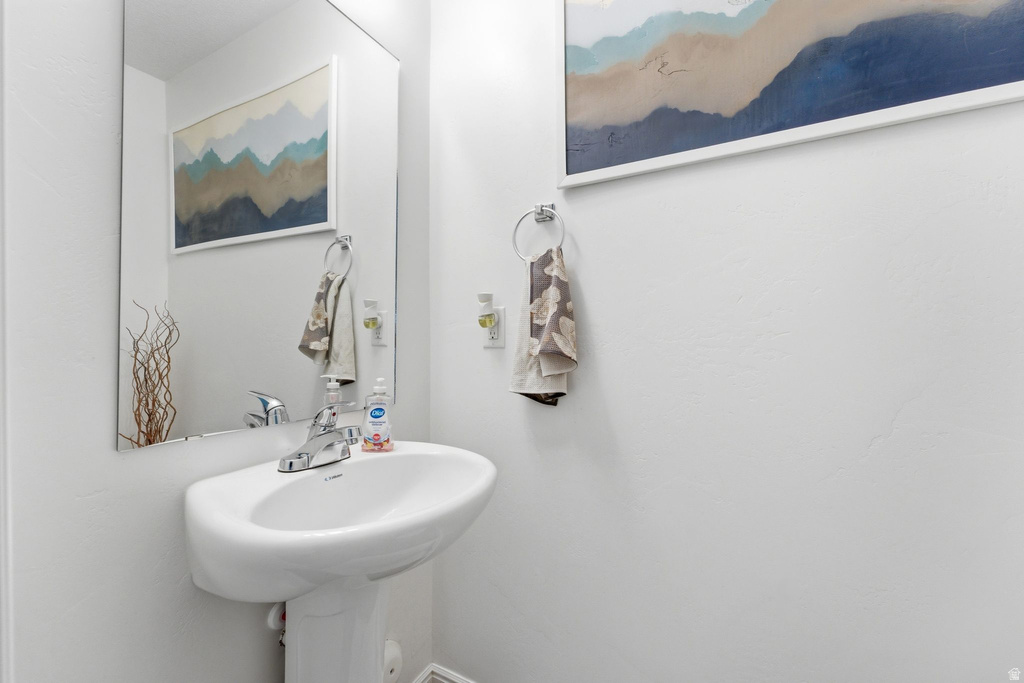 2597 N 500 W Sunset, UT 84015