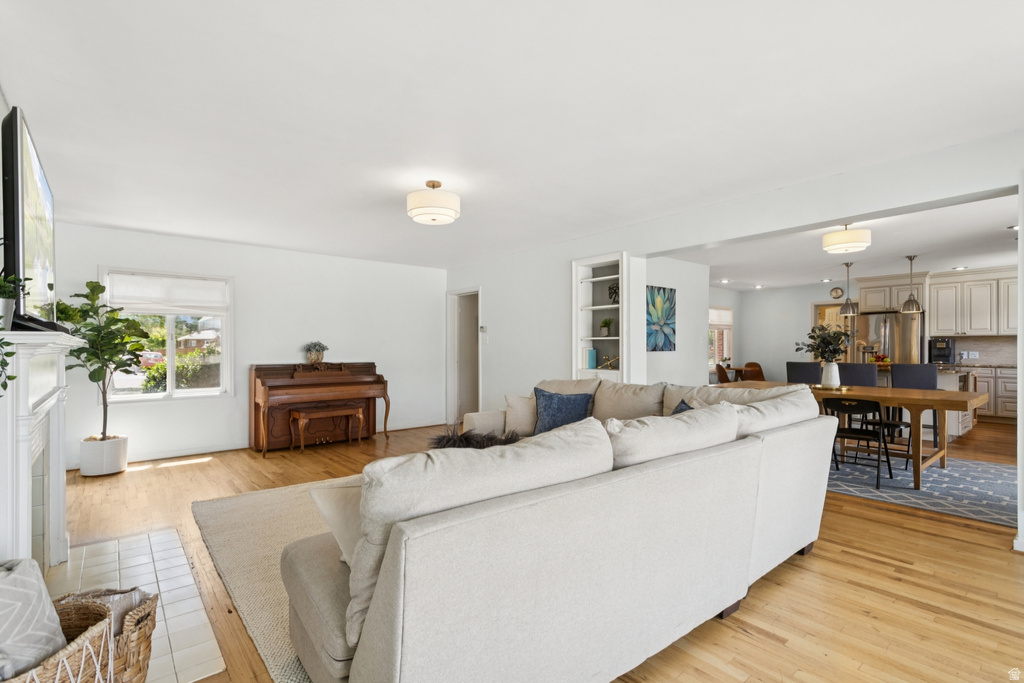 1925 E HILLCREST AVE Salt Lake City, UT 84106