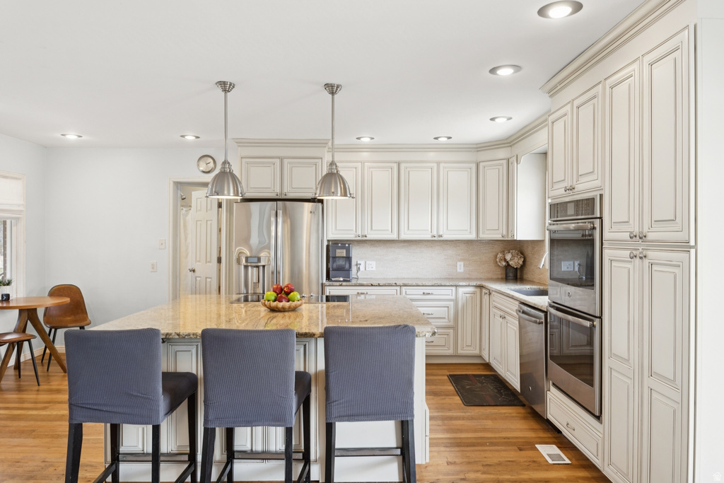 1925 E HILLCREST AVE Salt Lake City, UT 84106