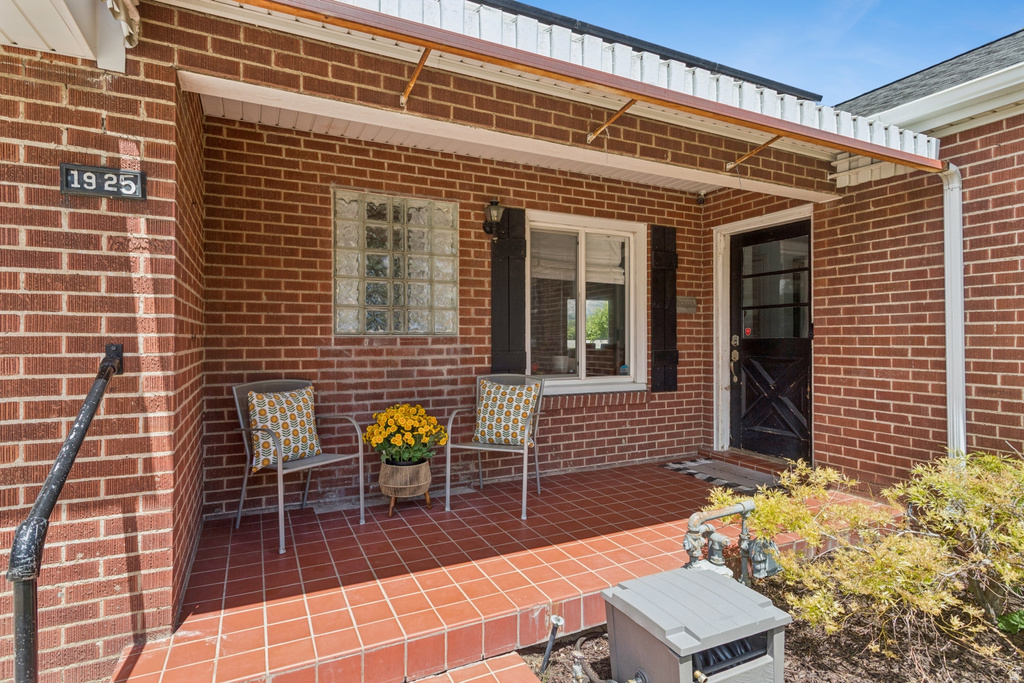 1925 E HILLCREST AVE Salt Lake City, UT 84106