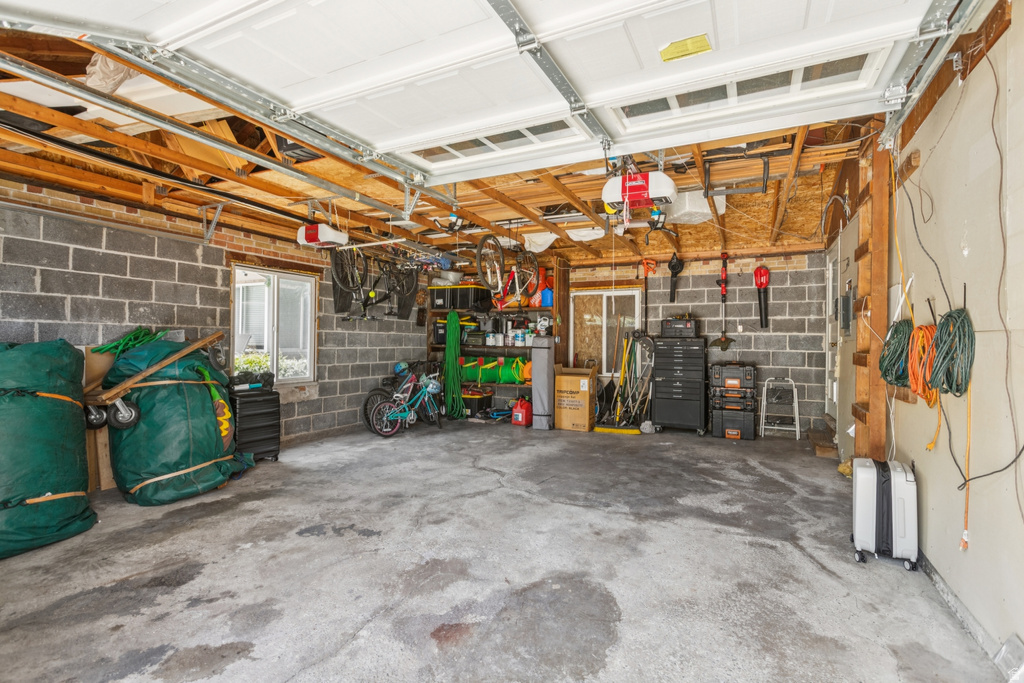 1925 E HILLCREST AVE Salt Lake City, UT 84106