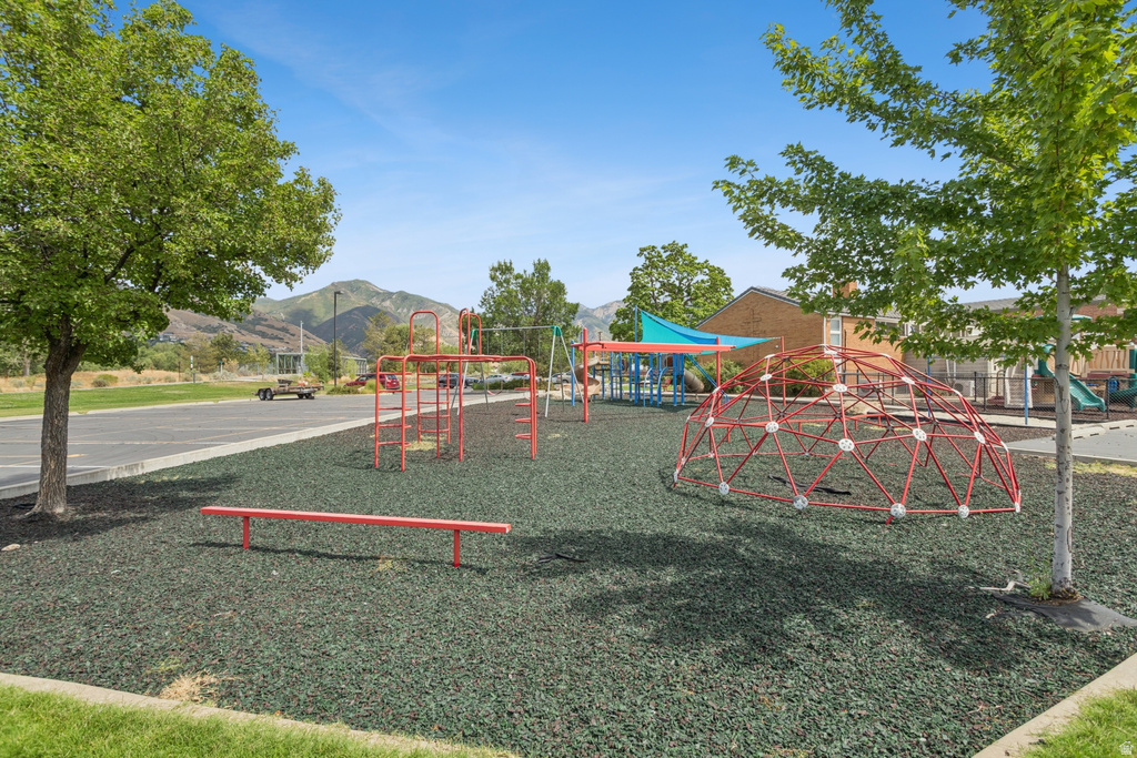 1925 E HILLCREST AVE Salt Lake City, UT 84106