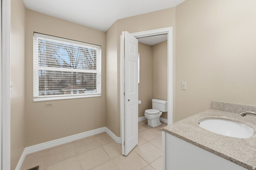 563 N 220 E Centerville, UT 84014