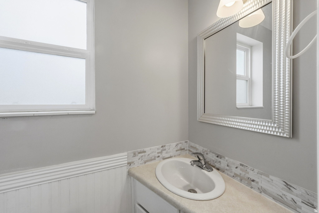 563 N 220 E Centerville, UT 84014