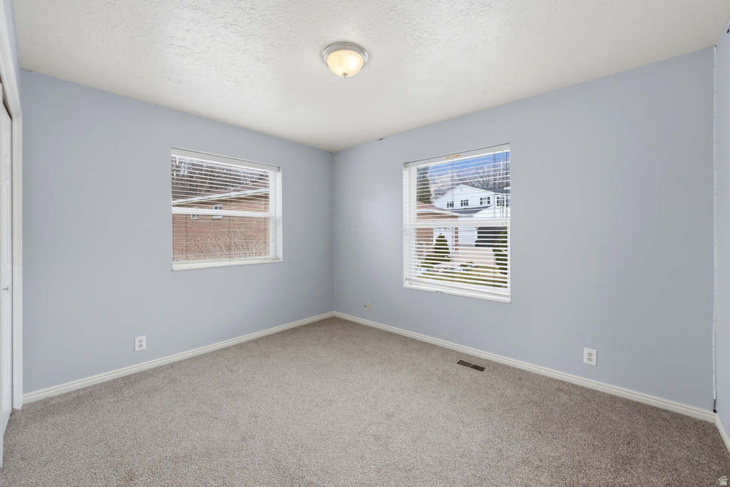 563 N 220 E Centerville, UT 84014