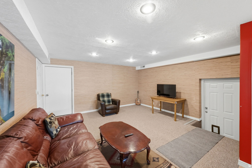 563 N 220 E Centerville, UT 84014