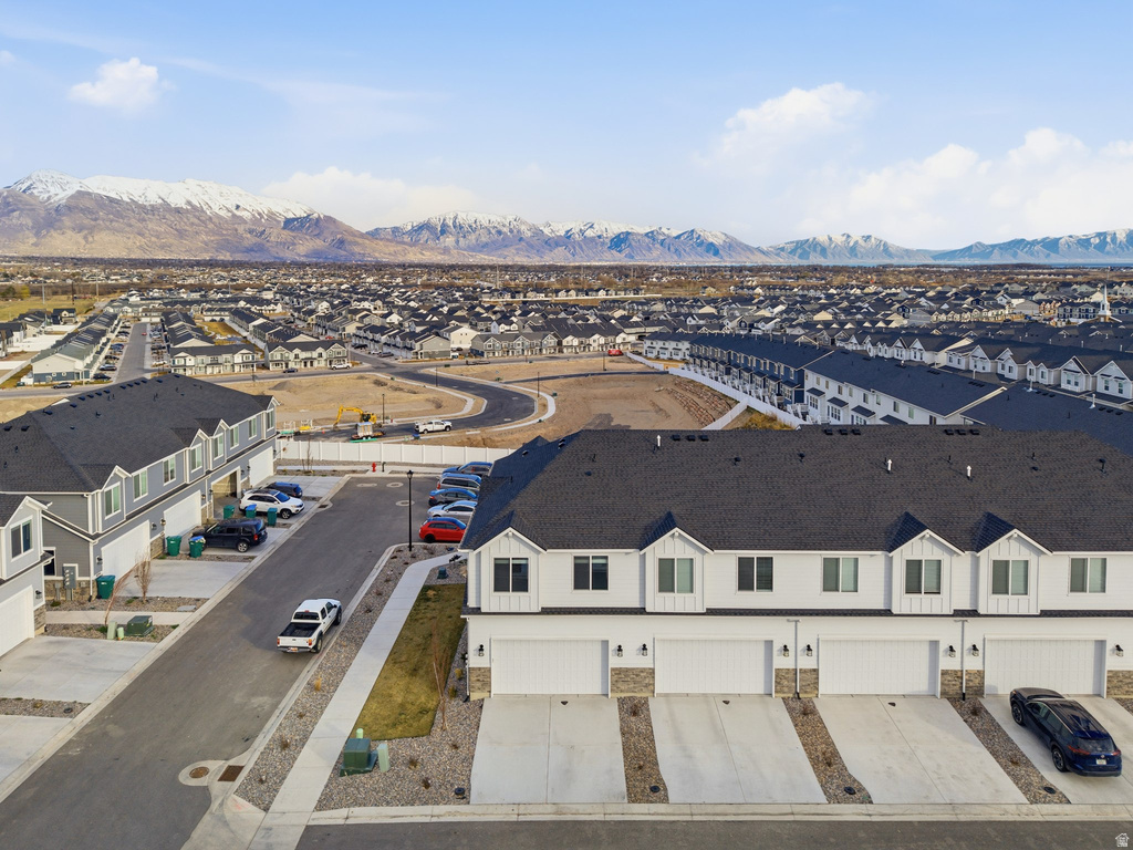 920 N HILLCREST LN Lehi, UT 84048