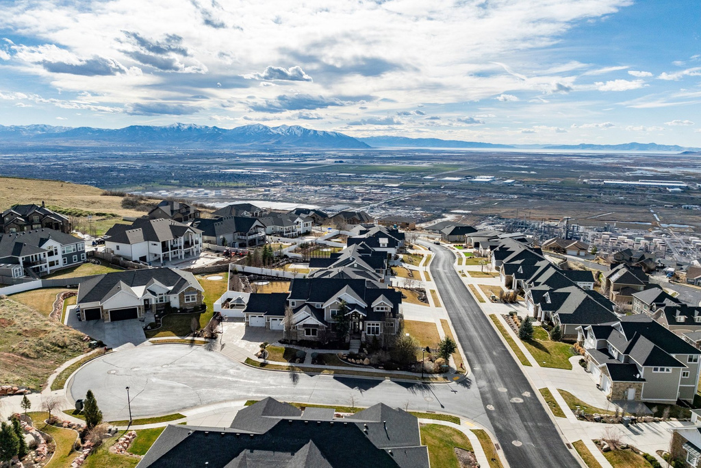 910 S PACE PL North Salt Lake, UT 84054