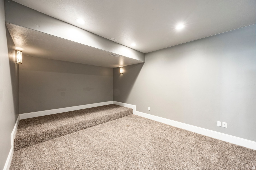 910 S PACE PL North Salt Lake, UT 84054