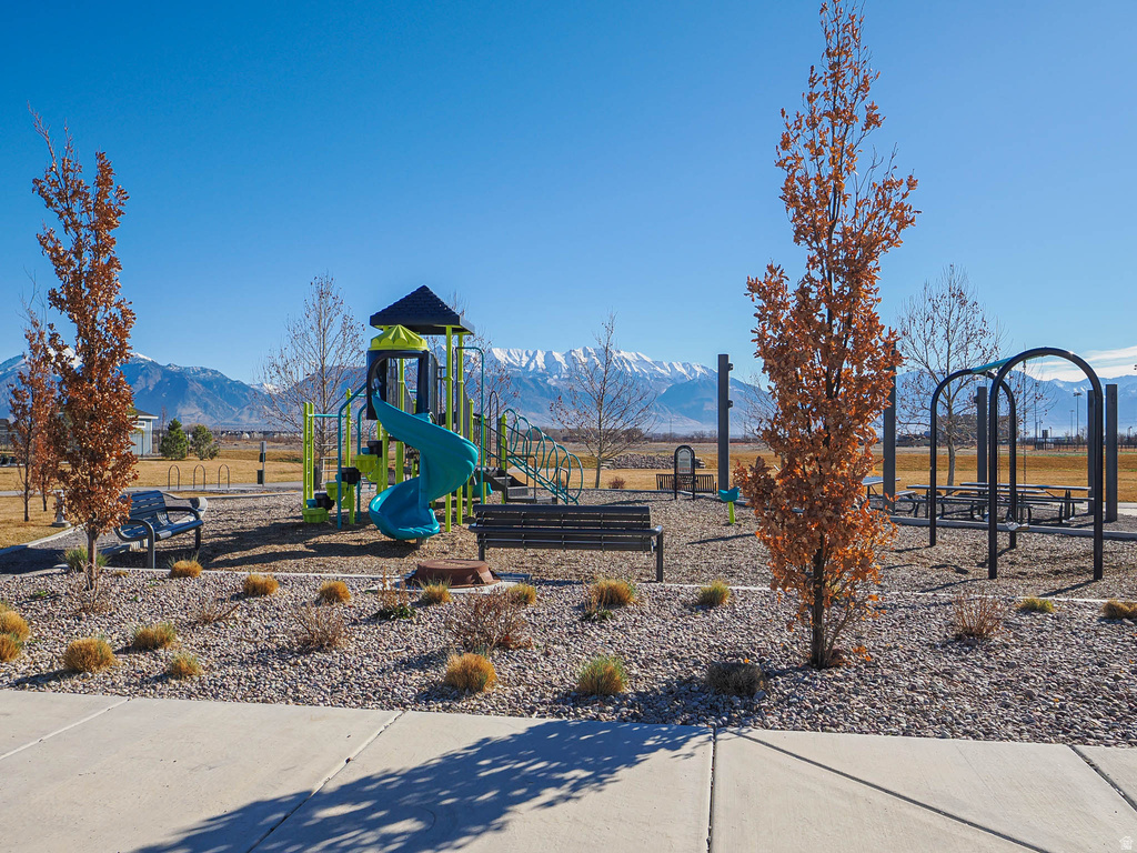 287 S HAYES WELL LN Saratoga Springs, UT 84045