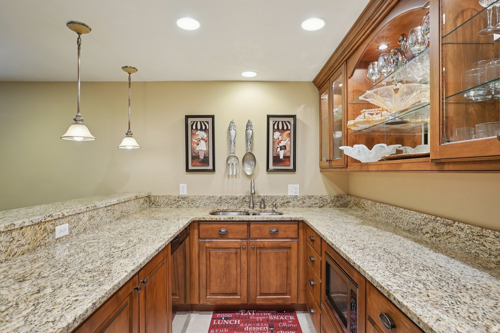 4744 S NINA MARIE CIR Taylorsville, UT 84123