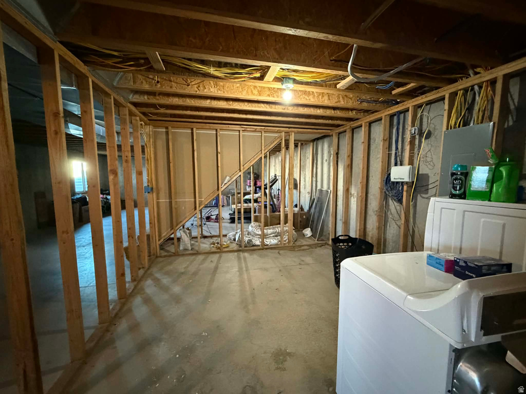 2095 W 4100 N Spring Glen, UT 84526