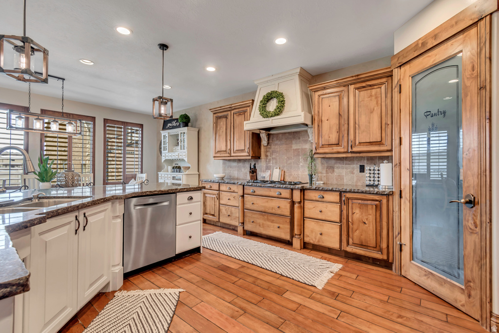 6455 S RAYMOND DR South Weber, UT 84405