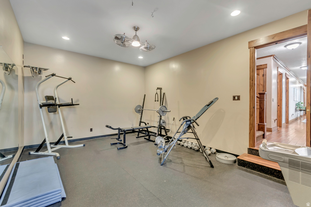 6455 S RAYMOND DR South Weber, UT 84405