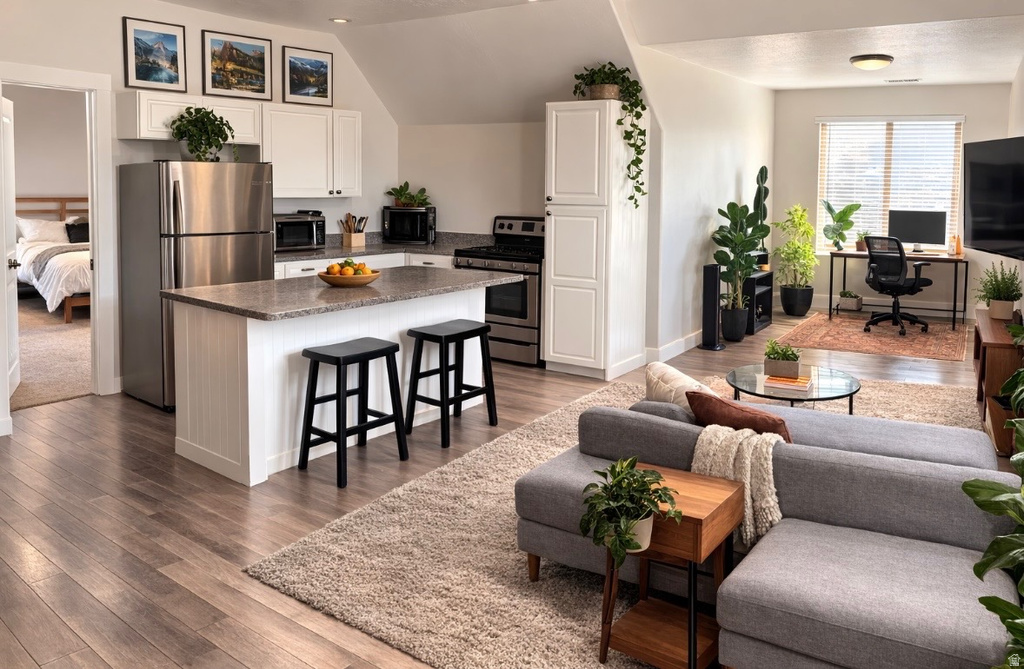 6455 S RAYMOND DR South Weber, UT 84405