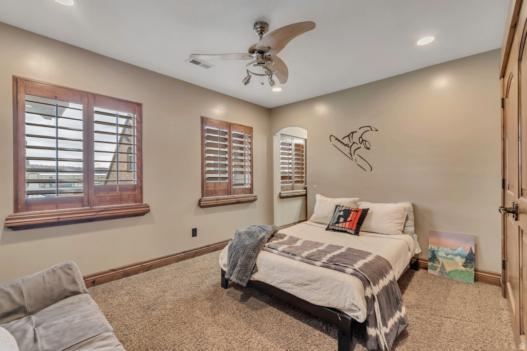 6455 S RAYMOND DR South Weber, UT 84405